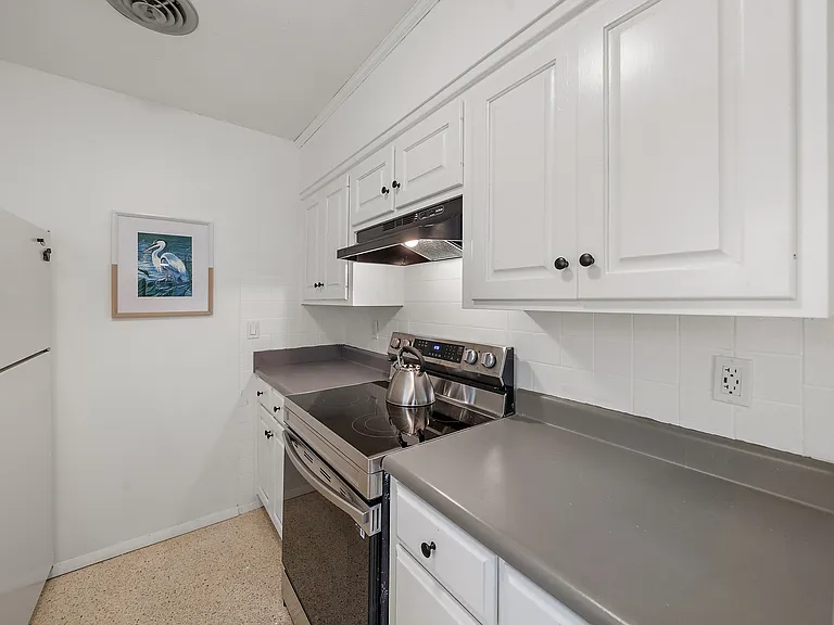 708 Shore Rd #A — Photo 3