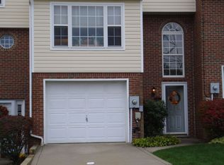6 Fairway Dr, Delmont, PA 15626