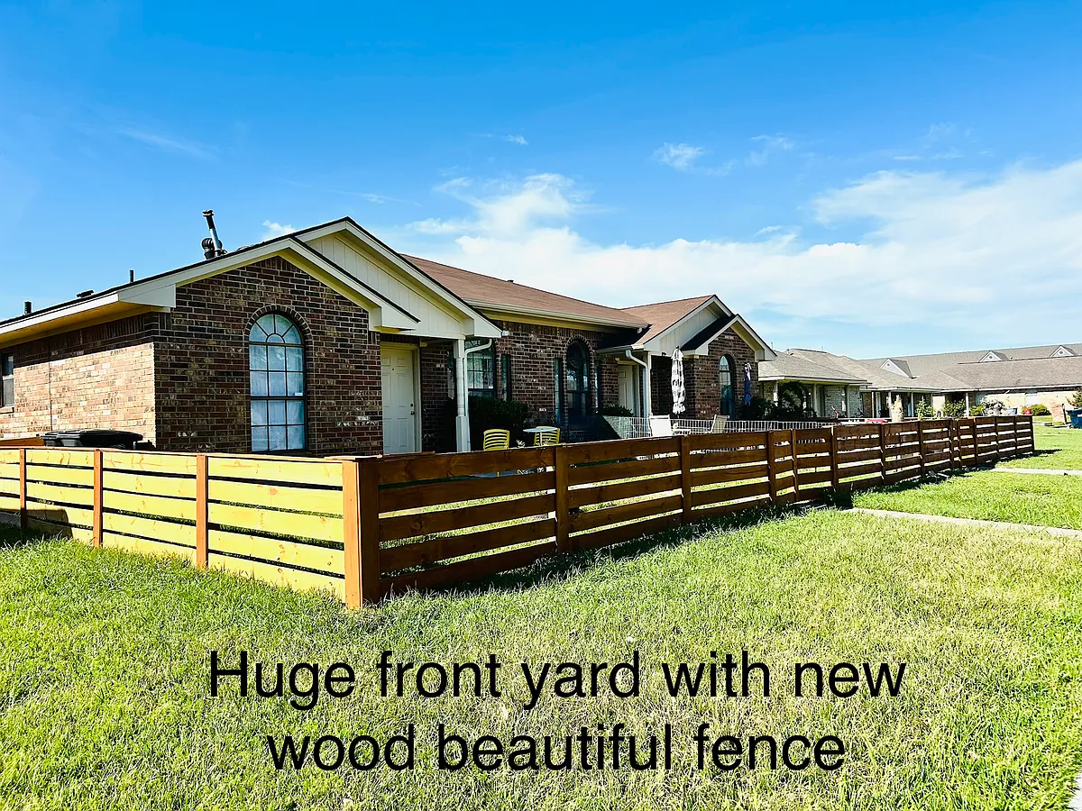 Building Photo - 903 Camellia Ct
