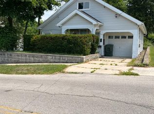 308 S Mulberry St, Clyde, OH 43410