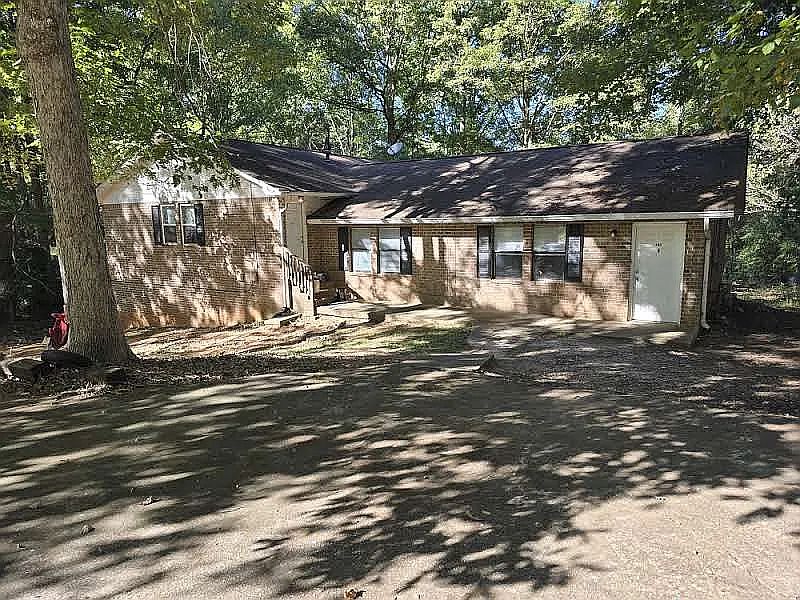 1st image of 143 Massey Ln #1