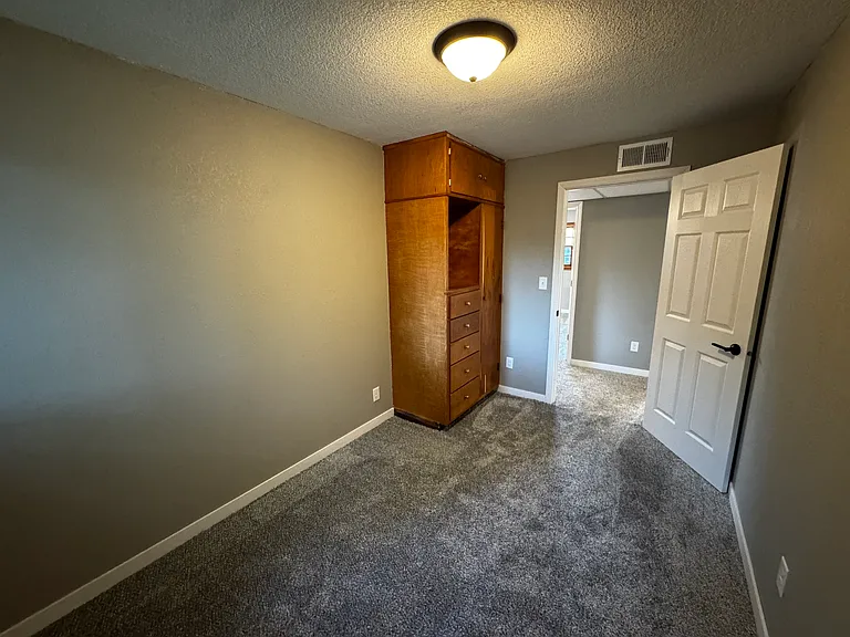 402 Butler Ave #C — Photo 25