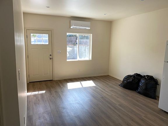 5th image of 6632 McLennan Ave