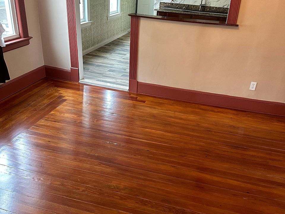 2nd image of 36 Rose St #3