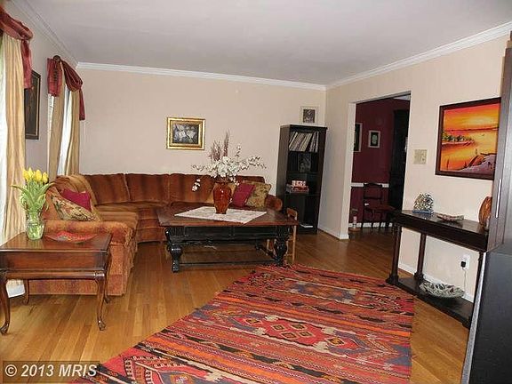 2nd image of 10524 Farnham Dr