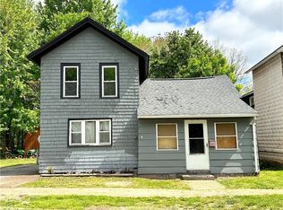 77 W Dezeng St, Clyde, NY 14433