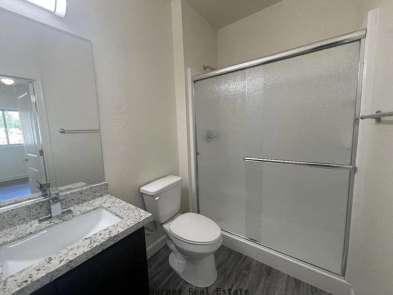 1668 W Iron Springs Rd Building 1 — Photo 8