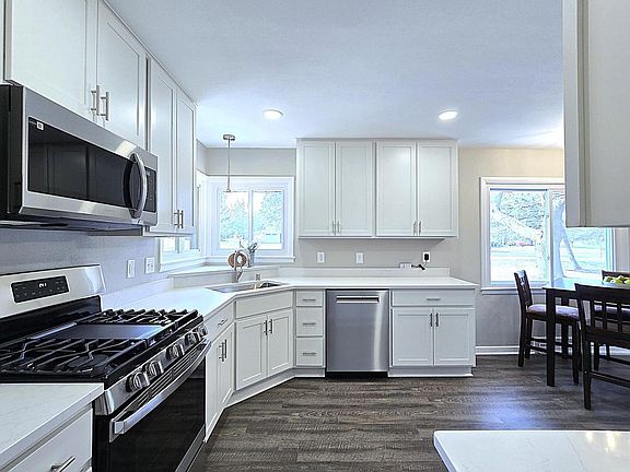 3rd image of 4760 North 159th STREET