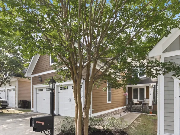 73 Falconridge Dr, Spring Lake, NC 28390