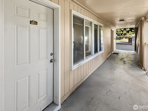 4th image of 101 SW 119th Street #102