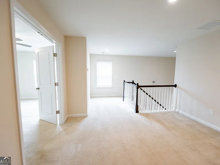 57 Robertson Ave — Photo 22