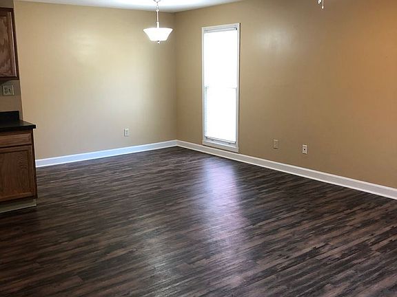 4th image of 1135 S 2nd St #8309532