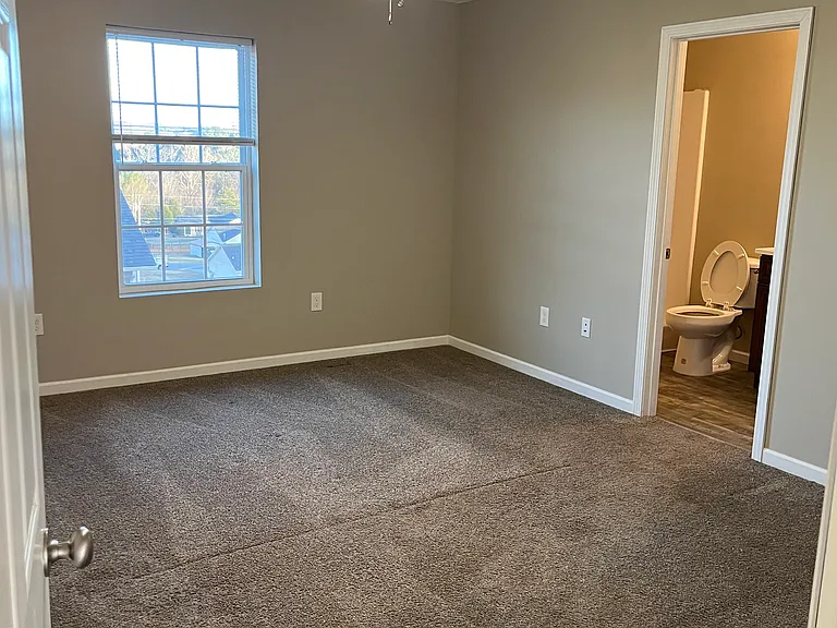 1055 Rosella Dr — Photo 6