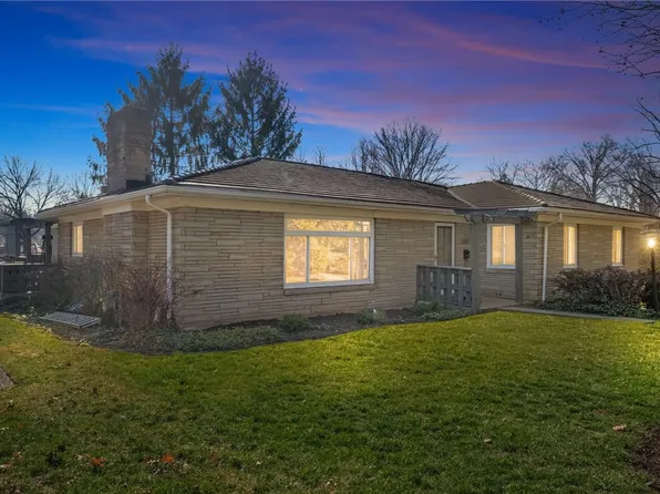 462 Greenhurst Dr, Pittsburgh, PA 15243