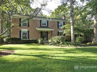 15 Regent Ln, Lincolnshire, IL