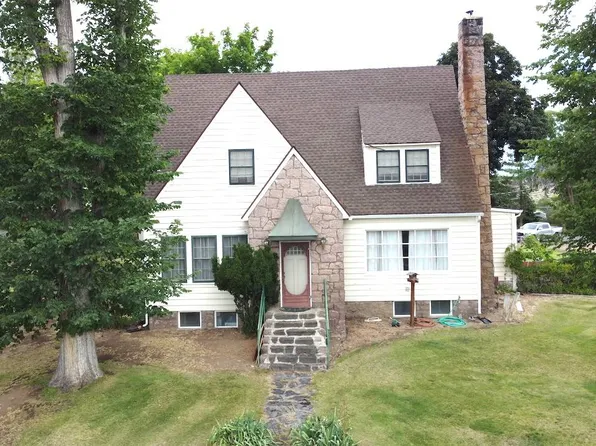 420 W Pettibone Ave, Hines, OR 97738
