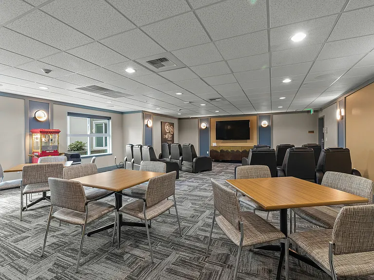 Destinations Lynnwood 61+ Apartment Homes — Photo 47