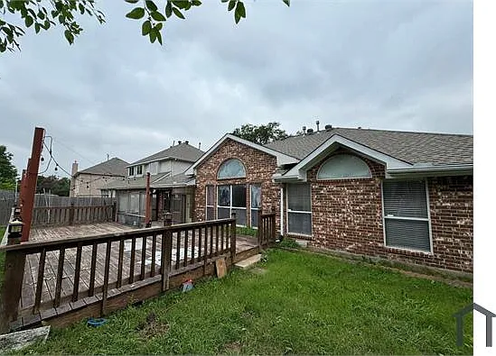 4 bed, 2256 sqft, $3,100 — Photo 2