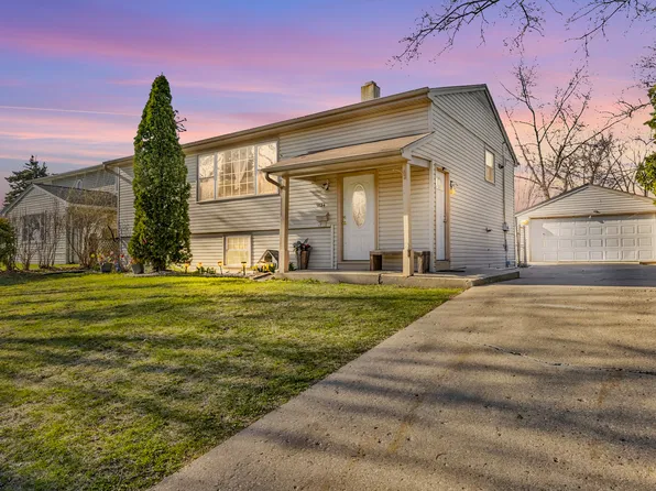 1824 Endicott Cir, Carpentersville, IL 60110