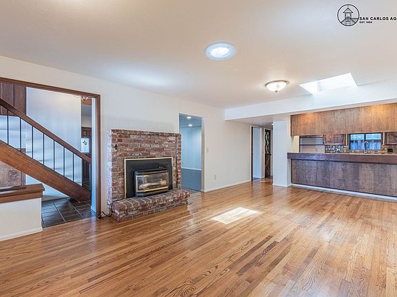 4th image of 801 Parcel St
