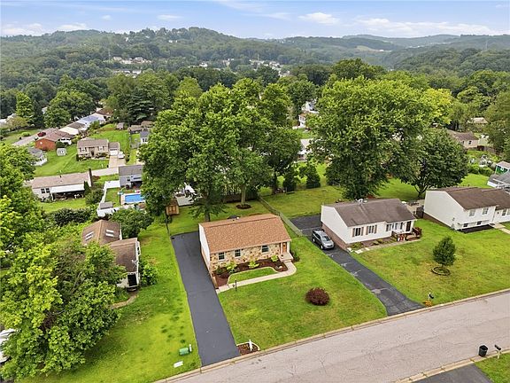 3rd image of 3074 Piney Bluff Dr