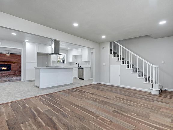 3rd image of 2130 Warmwood Ln