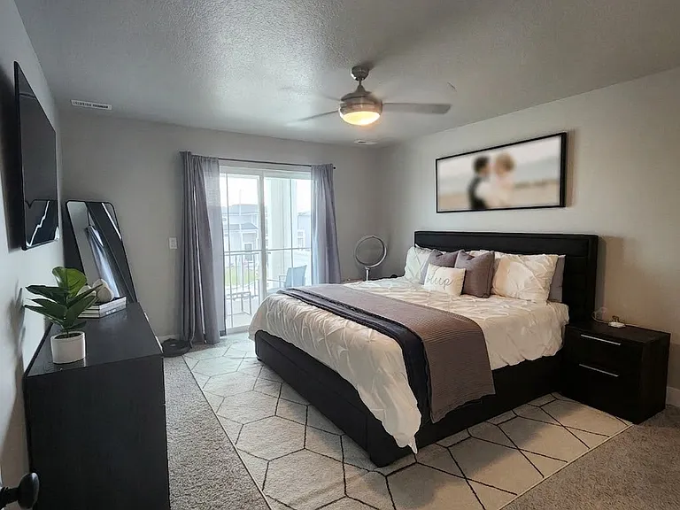 603 NE Pearl Dr — Photo 8