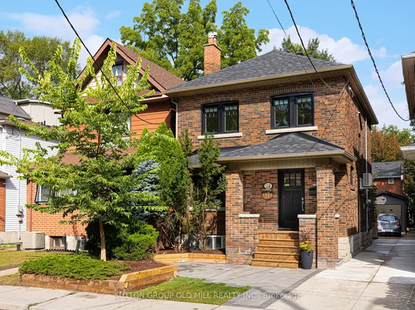 24 Harshaw Ave, Toronto, ON M6S 1Y1