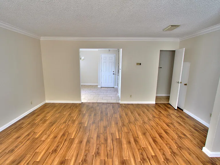 614 Linwood Ave #B — Photo 12