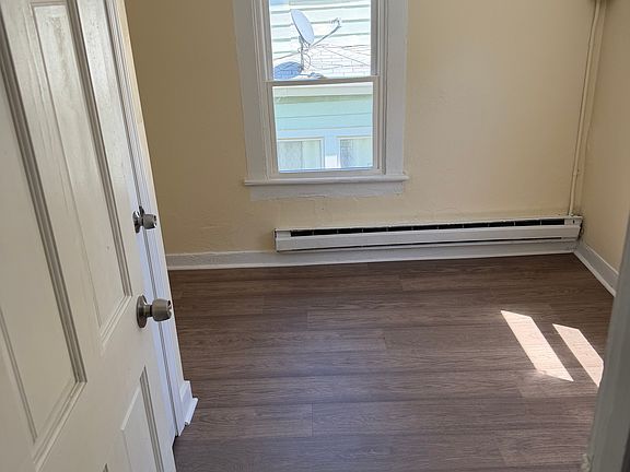 4th image of 38 Spring St