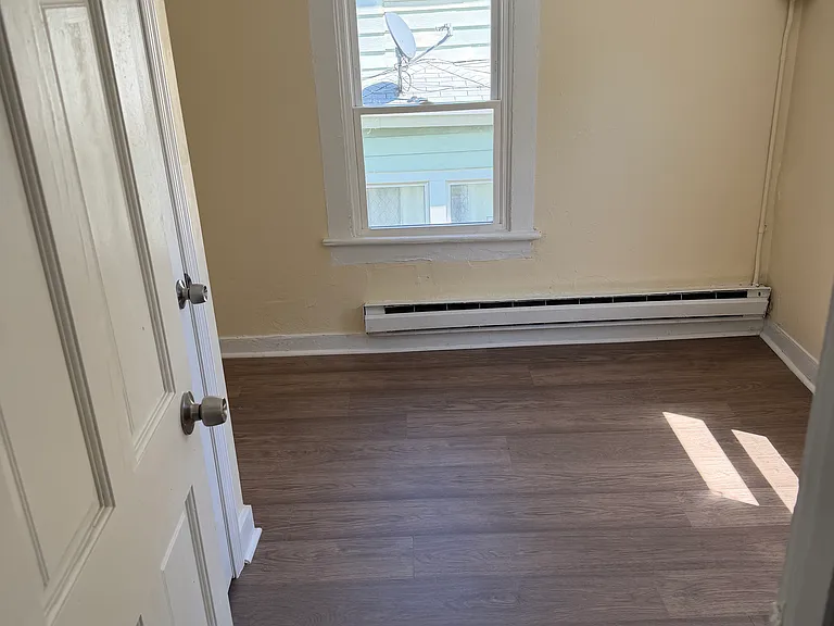 38 Spring St — Photo 4