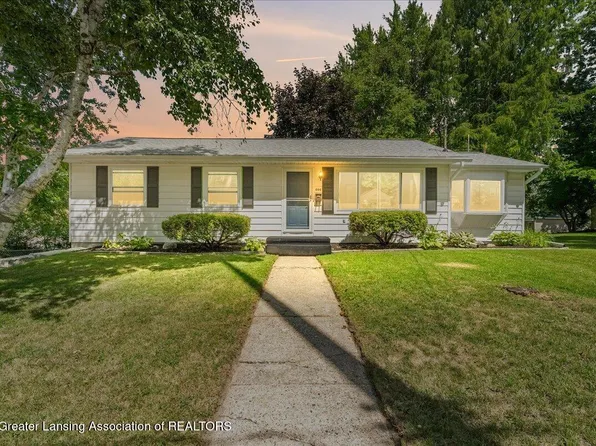 606 W McConnell St, Saint Johns, MI 48879