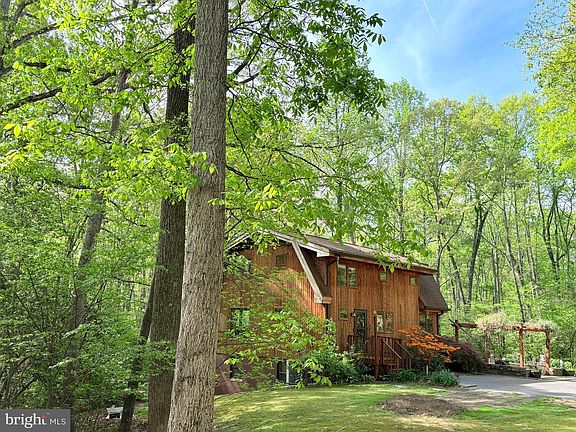 2nd image of 24990 Morgan Rd