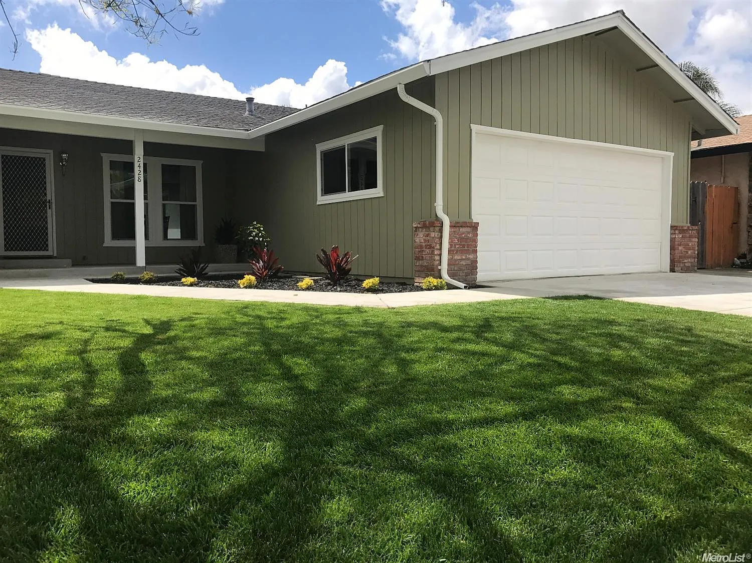 2428 Condit Ct photo 1