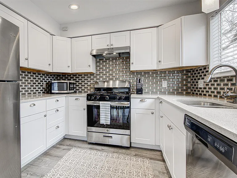 6009 Richard Carlton Blvd — Photo 16