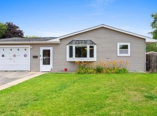 1960 Cherokee Rd, Carpentersville, IL 60110