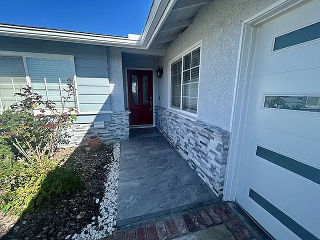 28740 Lomo Dr — Photo 2
