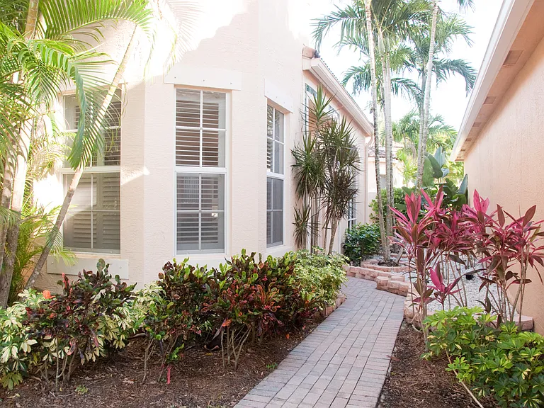 7684 Hummingbird Ct — Photo 14