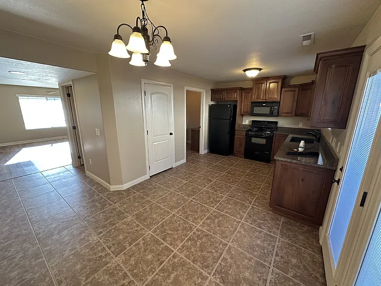 340 W 1425 N #103 — Photo 8