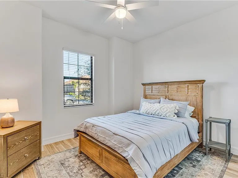 28081 Foxrock Ct — Photo 16