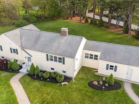 3rd image of 13 Pinecrest Rd