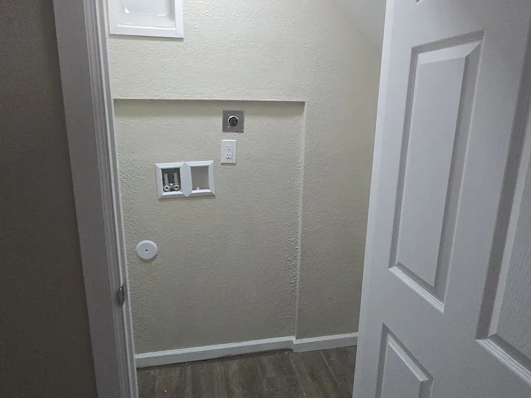 3030 Pera Ave #2 — Photo 10