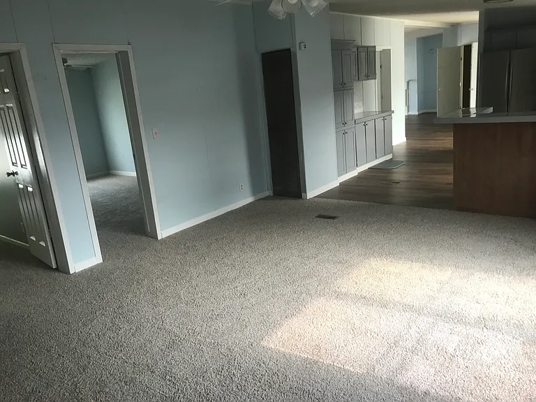 945 Bandera St — Photo 18
