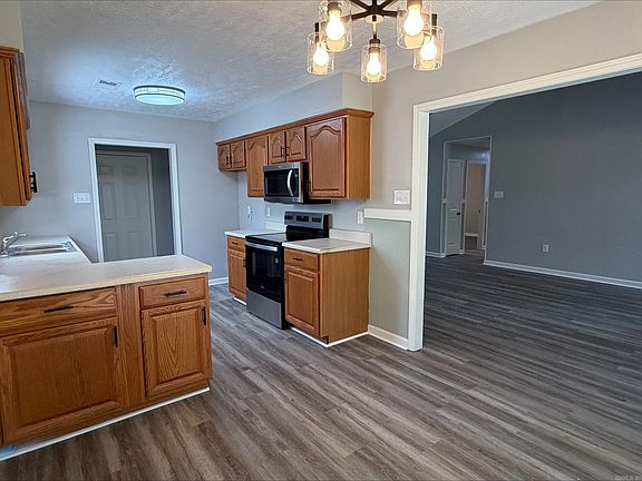 4th image of 2104 West St