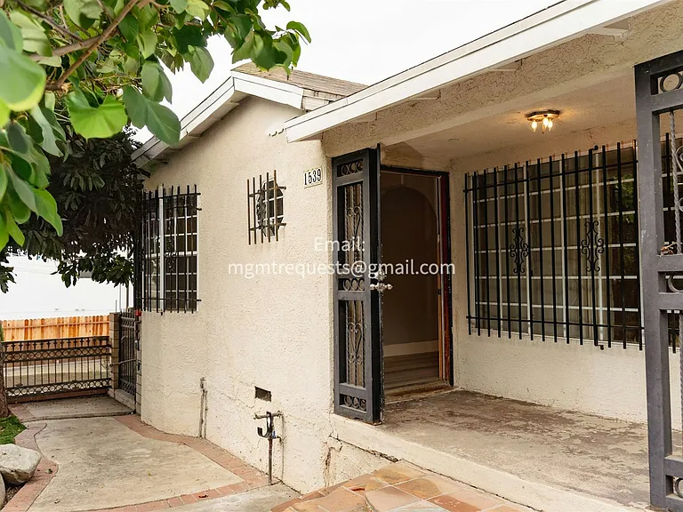 1539 Ricardo St #1 — Photo 25