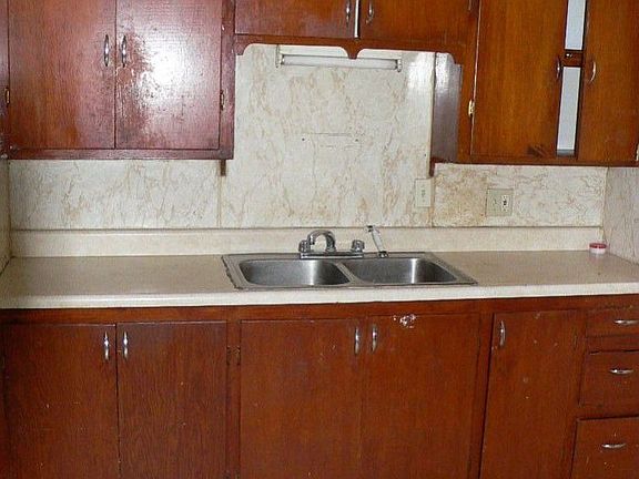 2nd image of 3410 Norton Ave