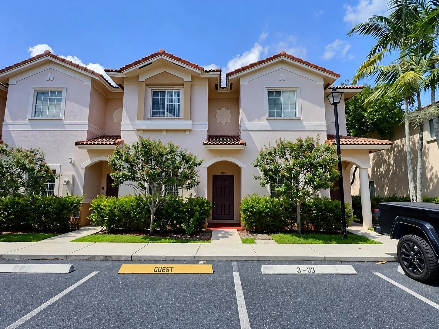 2 bed, 2.5 bath, 1214 sqft, $2,350 — Photo 1