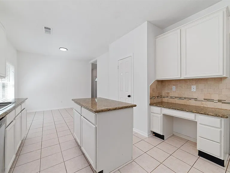 4211 Torrey Creek Ln — Photo 10