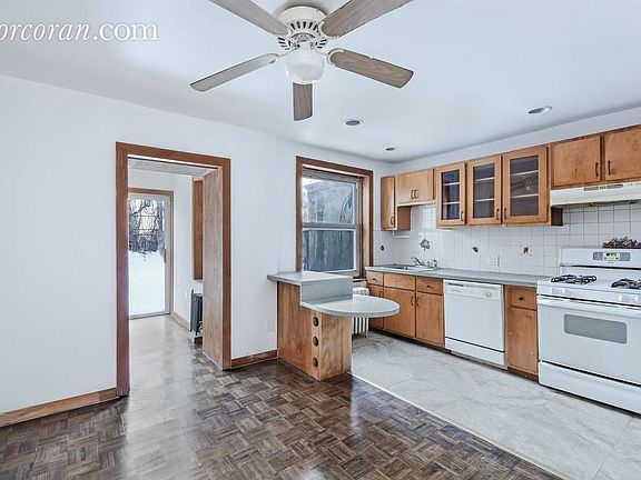 5th image of 911 Sterling Pl