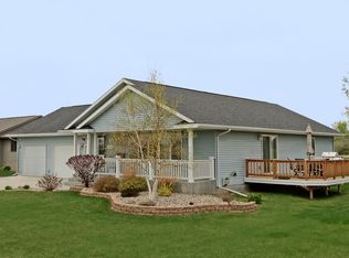 2700 Thunderbird Dr, Mitchell, SD 57301